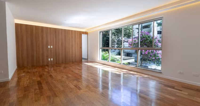 Apartamento tipo para venda com 3 quartos, sendo 1 suíte, 136m²