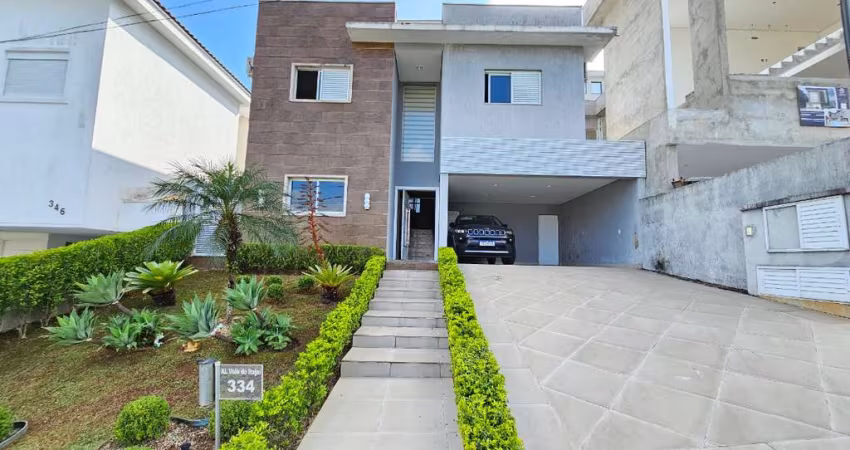 Casa no condomínio Valville para venda com 4 quartos, sendo 3 suítes, 360m²