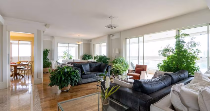 Apartamento tipo para venda com 3 quartos, sendo 3 suítes, 260m²
