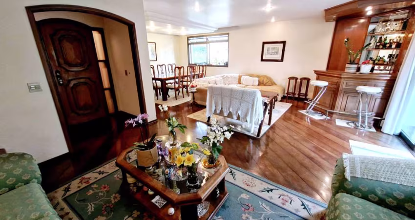 Apartamento tipo para venda com 4 quartos, sendo 2 suítes, 203m²
