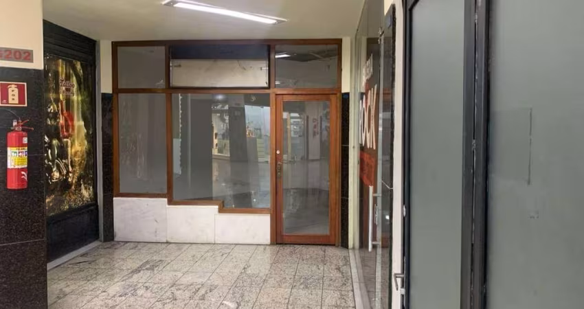 Loja no Santa Cruz Shopping, 44 m² - venda por R$ 65.000 ou aluguel por R$ 1.517/mês - Centro - Juiz de Fora/MG