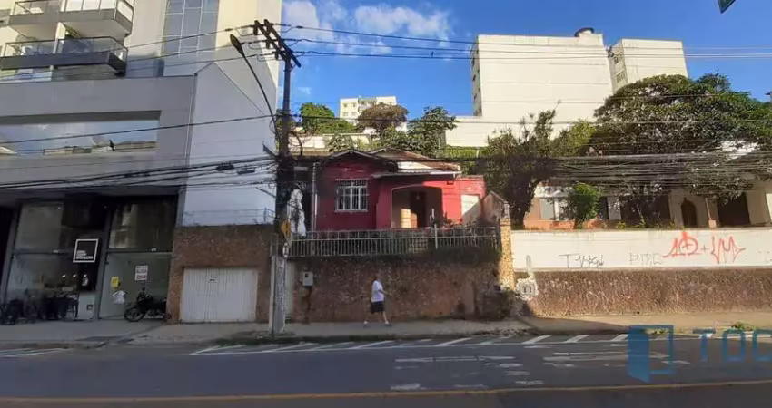 Casa com 4 quartos, 135 m² - venda por R$ 2.500.000 ou aluguel por R$ 4.342,73/mês - São Mateus - Juiz de Fora/MG
