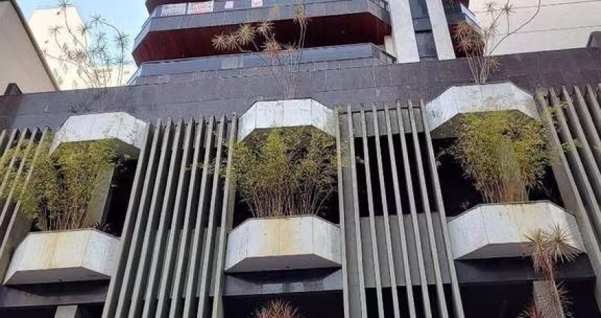 Cobertura triplex com 4 quartos sendo 3 suítes, para venda no Centro- Juiz de Fora/MG, 418m², com excelente localização, por R$ 2.950.000