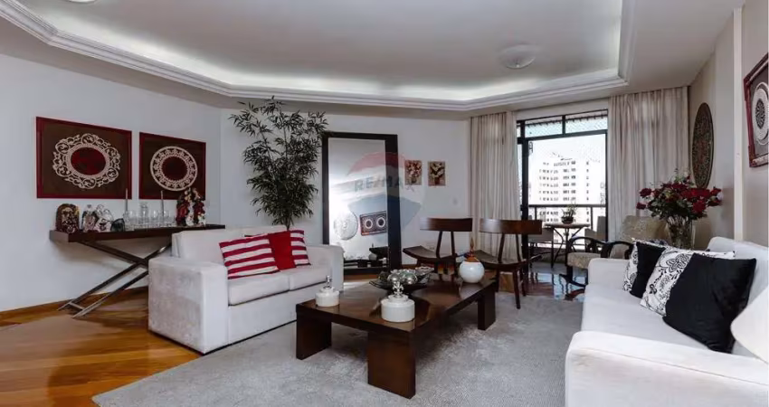 Apartamento Luxuoso com 4 Dormitórios e Varanda no Prestigiado Bairro Bom Pastor