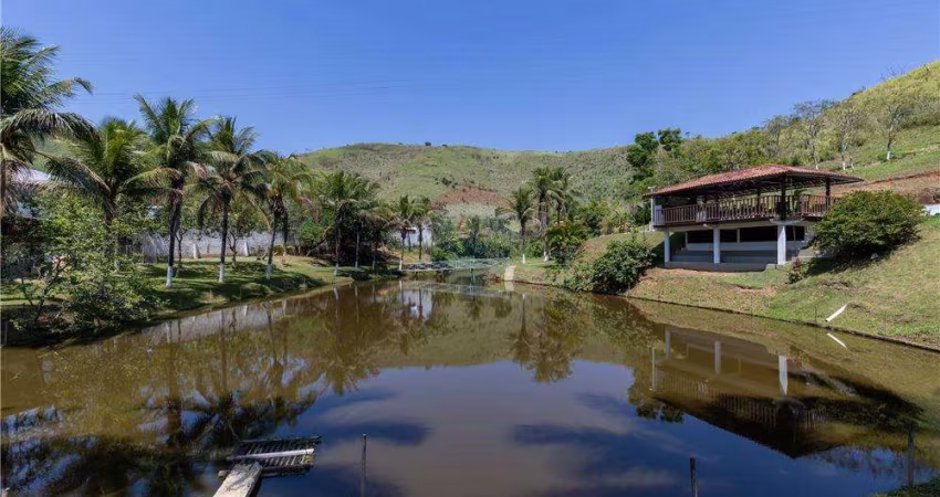 Sitio de 90.000m² em Comendar Levy Gasparian