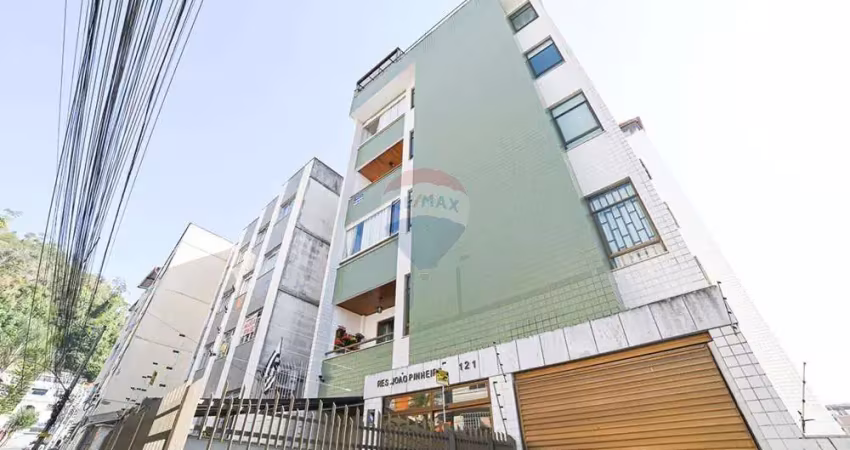 Apartamento de 02 quartos com 93m², suíte e prédio com elevador no jardim glória