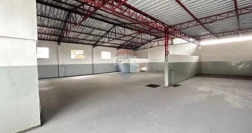 Galpão, 350 m²,/mês-Mariano Procópio - Juiz de Fora/MG