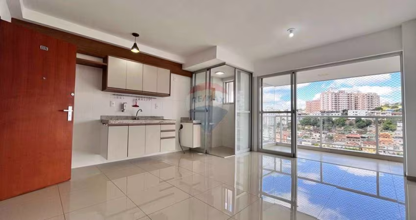 Apartamento de 1 Quarto com Varanda Ampla e 2 Vagas de Garagem em São Mateus para Locação .