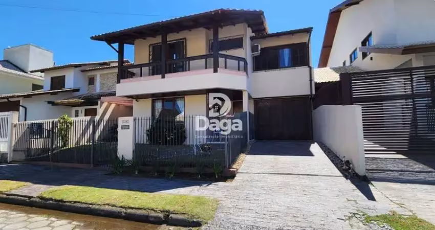 Casa com 3 quartos à venda na Rua Itabira, 153, Itacorubi, Florianópolis