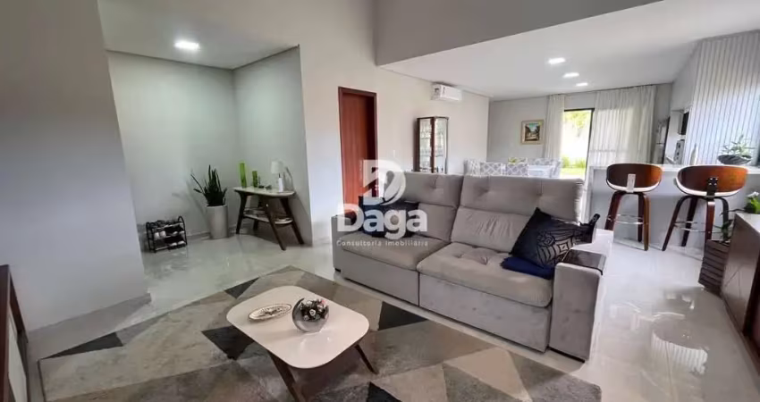 Casa Espetacular em Condomínio Fechado No Rio Vermelho.