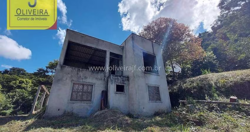Excelente chácara rural, com casa de 4 quartos (inacabada), no Condomínio Quintas de Alfaburgo, (no Salvaterra).