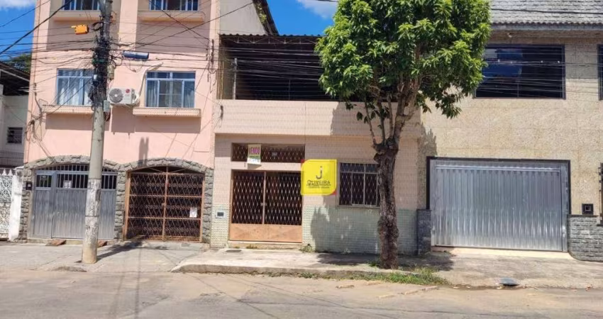 Casa com 3 dormitórios à venda, 300 m² por R$ 350.000 - Mariano Procópio - Juiz de Fora/MG.