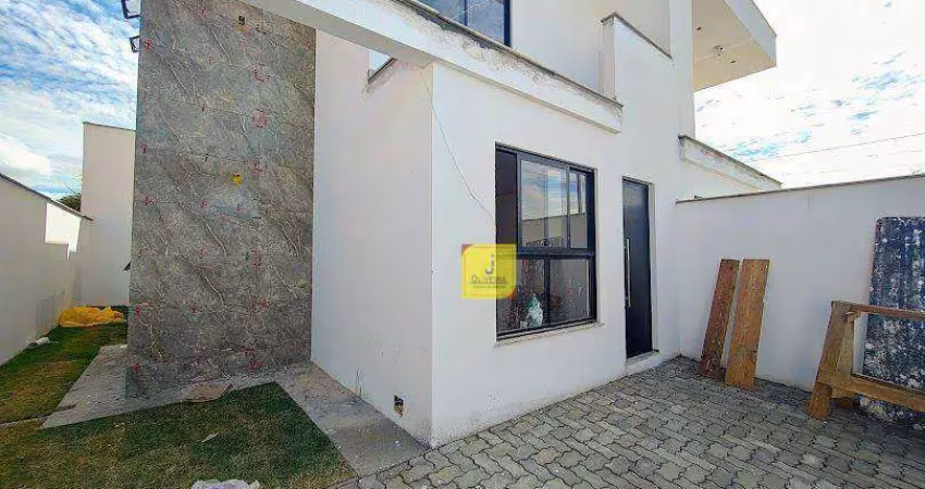 Casa com 3 quartos (2 suítes), área externa e 2 vagas no jardim são joão