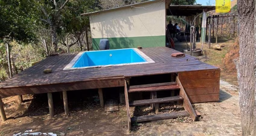 Baixou de preço - Antes: 325 mil - Hoje, apenas 250. - Bela Chácara com casa de 2 quartos, e terreno com 7.000 m² - Triquedas - Coronel Pacheco/MG.