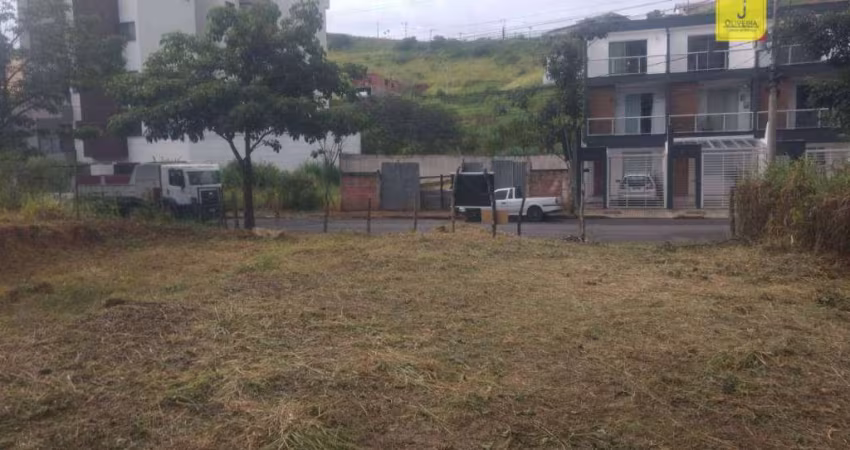 Terreno plano com 683m² no Recanto da Mata - com projeto aprovado