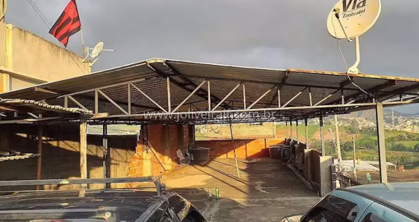 Excelente Oportunidade! Casa de 3/4 com Terraço, e frente para duas ruas, no Alto do Eldorado.
