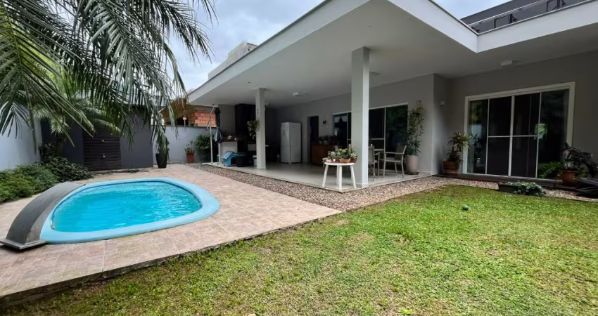 Excelente Casa com piscina à venda no Amizade