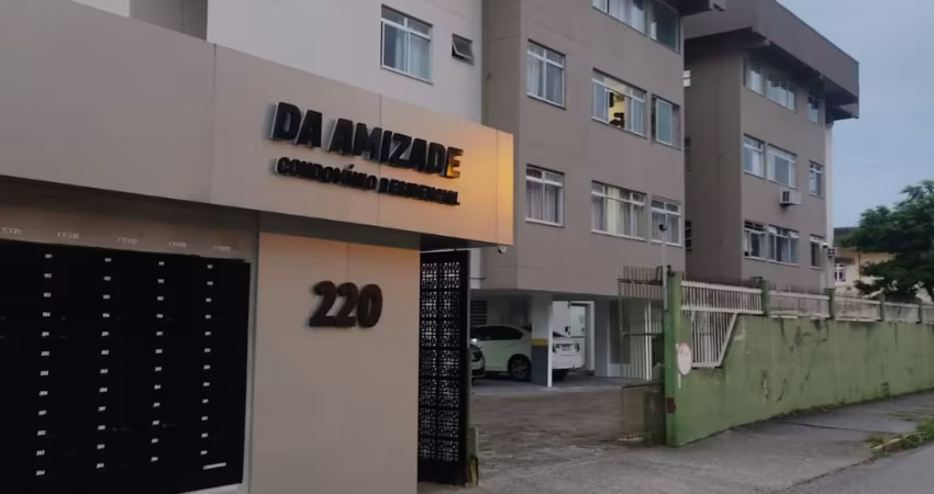 Excelente apartamento com 3 quartos no Amizade