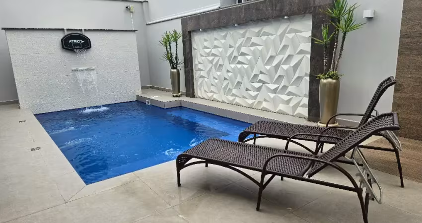 Excelente casa com piscina em Schroeder