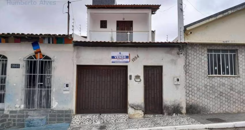 Casa com 3 dormitórios à venda, 154 m² por R$ 320.000 - Guarani - Vitória da Conquista/BA