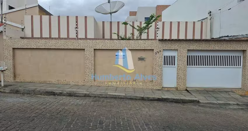 Casa com 3 quartos à venda na Rua Anísio Teixeira, 254, Centro, Vitória da Conquista