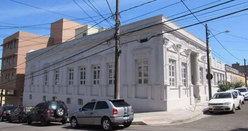 Prédio comercial no centro, 14 salas, 14 banheiros, elevador, 1000m²
