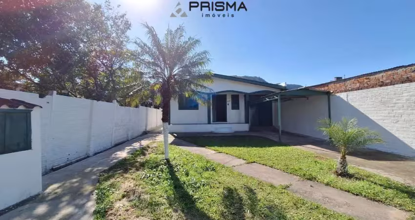 Casa mista 3 dormitórios com 2 vagas de garagem e pátio - chácara das flores