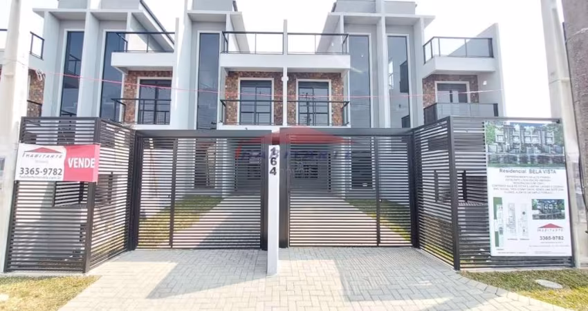Espetacular Sobrado à Venda em Curitiba-PR, Uberaba: 3 Quartos, 1 Suíte, 1 Sala, 2 Vagas de Garagem, 131 m² Área. Venha Conferir!