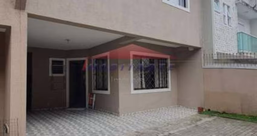 Oportunidade Única: Sobrado em Condomínio à Venda em Curitiba-PR, no Jardim das Américas - 3 Quartos, 1 Suíte, 2 Salas, 2 Vagas, 151m²!