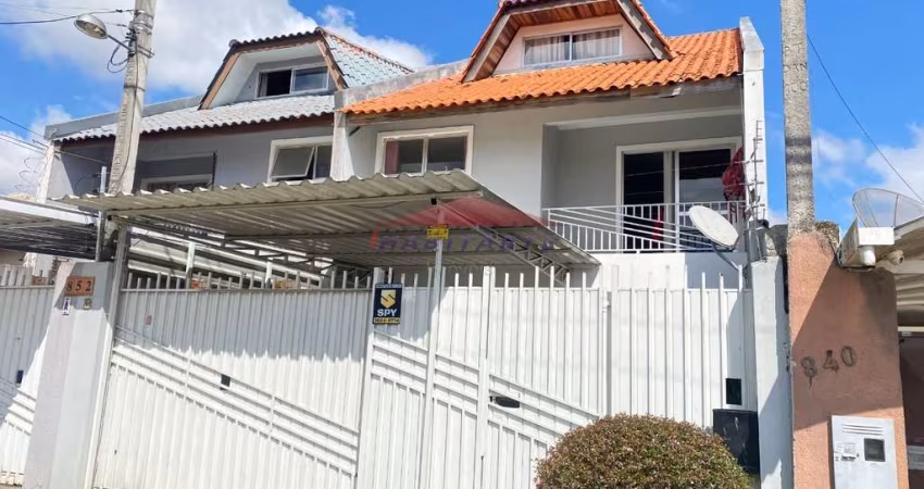 Imperdível Sobrado à Venda em Curitiba-PR, no Jardim das Américas! 3 Quartos, 1 Suíte, 2 Salas, 4 Banheiros, 2 Vagas, 199m².