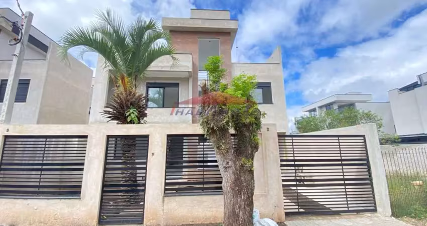 Sobrado Novo à Venda em Curitiba-PR: 3 Quartos, 3 Suítes, 2 Salas, 5 Banheiros, 2 Vagas, 160,39m². Venha Conferir!