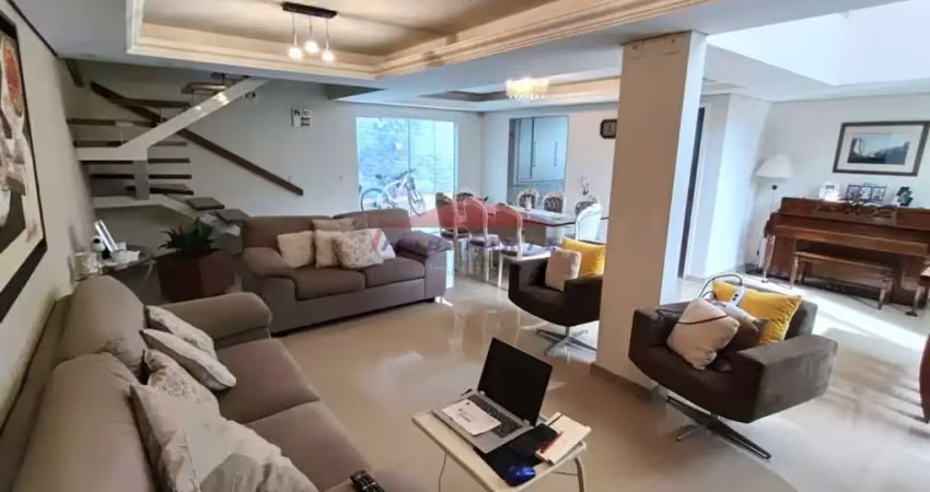 Imperdível sobrado à venda em curitiba-pr, bairro guabirotuba: 3 quartos, 2 suítes, 2 salas, 4 banheiros, 3 vagas, 264,29m².