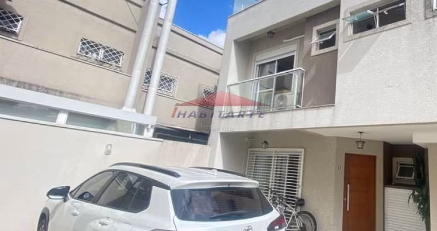 Impecável sobrado de 3 quartos no Jardim das Américas: 132m², 1 suíte, 3 salas, 3 banheiros e 2 vagas de garagem!