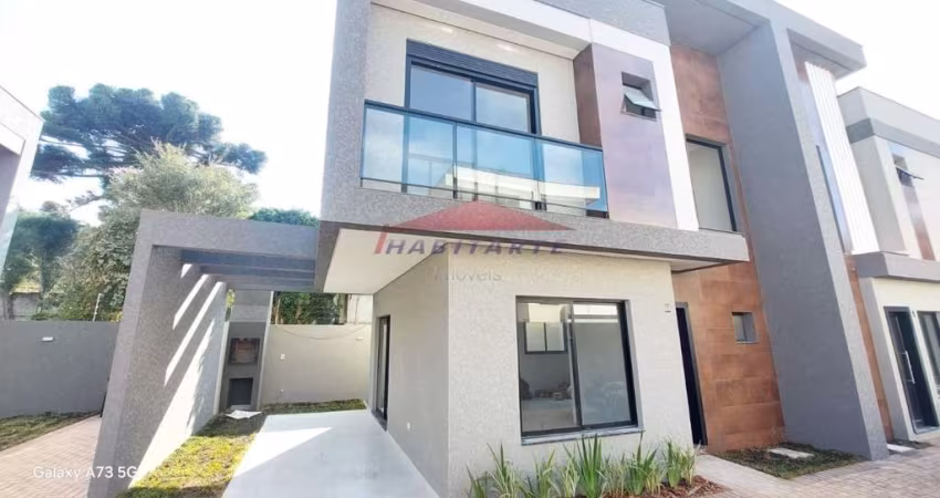 Imperdível sobrado à venda em Curitiba-PR, bairro Uberaba: 3 quartos, 1 suíte, 2 salas, 3 banheiros, 1 vaga de garagem, 95,53m².