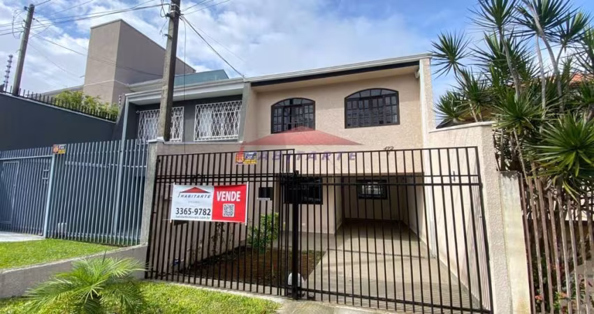 Sobrado à venda em Curitiba-PR, no bairro Boa Vista: 3 quartos, 1 suíte, 2 salas, 4 banheiros, 2 vagas, 215,34 m². Venha conferir!
