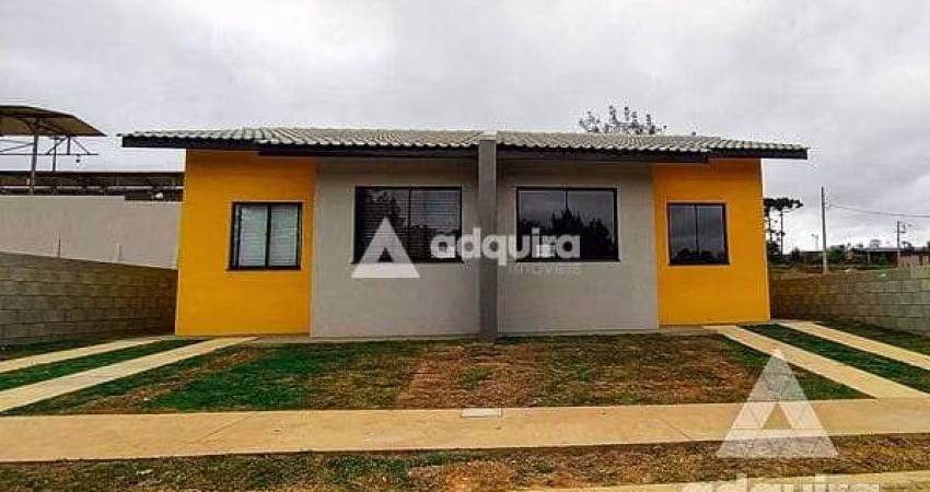 Casa à venda 2 Quartos, 1 Vaga, 43.99M², Uvaranas, Ponta Grossa - PR