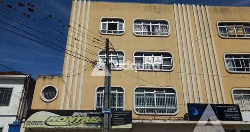 Imóvel Comercial à venda, com 2 salas (ambas com banheiro), 45,45m² de área útil, em região de muit