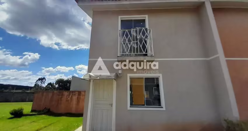 Sobrado Encantador em Condomínio Fechado em Uvaranas para Venda e Locação