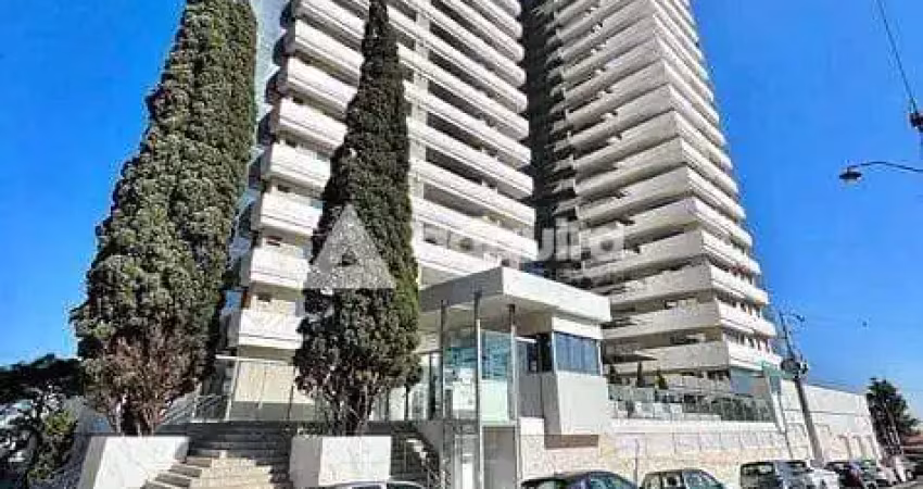 Apartamento à venda, com 3 suítes e 4 vagas de garagem no Centro de Ponta Grossa, PR