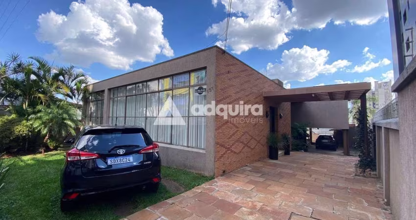 Espaçosa Casa Comercial para Locação  - Centro de Ponta Grossa - PR