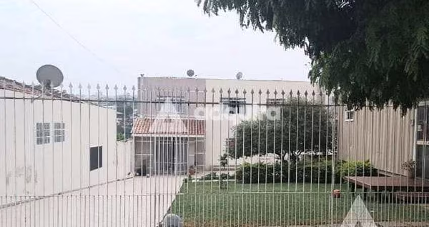 Casa à venda com 4 Quartos, 4 Vagas, 448.8M², Ronda, Ponta Grossa - PR