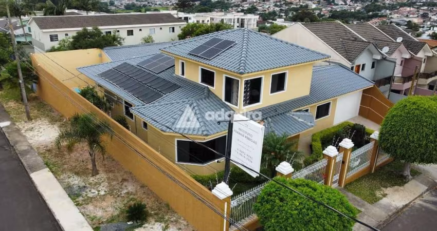 Sobrado à venda, com 3 quartos (sendo 2 suítes) e 5 banheiros, no Jardim Carvalho, Ponta Grossa, PR