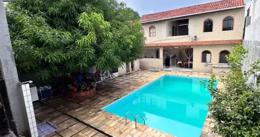 Excelente Casa à Venda no Bairro Dom Pedro