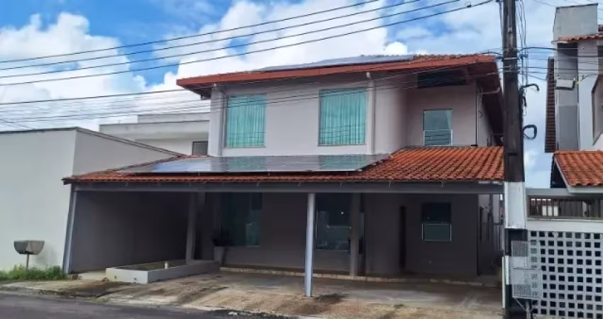 Casa em Condomínio no Parque Aripuanã!
