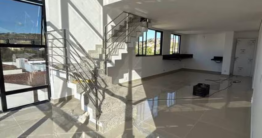 Luxuosa Cobertura no Cidade Nobre: Sala com Pé Direito Duplo !
