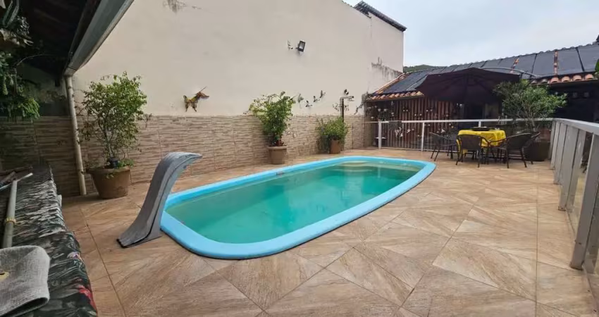 Casa à venda única em dois lotes. bairro pomar | cel. fabriciano
