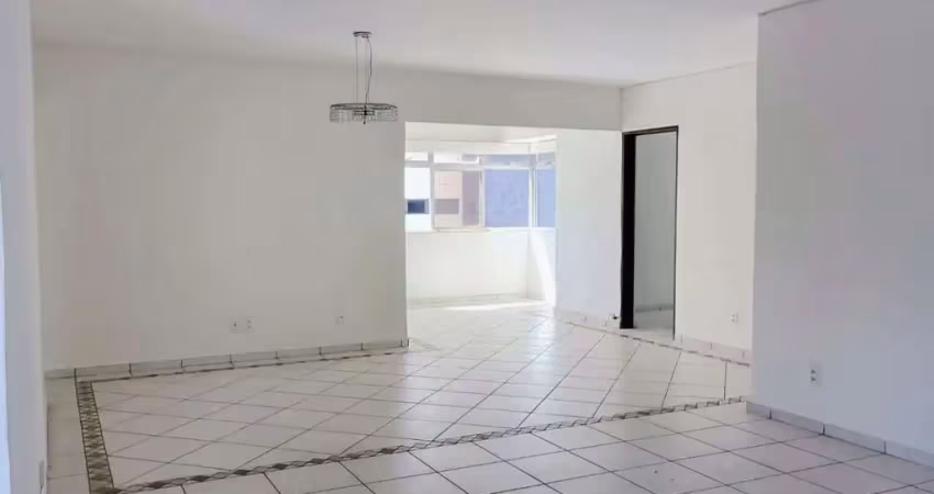 Apartamento com 03 quartos, 120 m²,