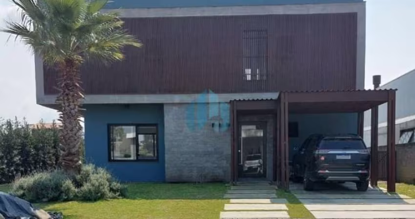 Linda Casa de Alto Padrão, Localizada no Condomínio Aqualina, Araçatuba | Garopaba - SC