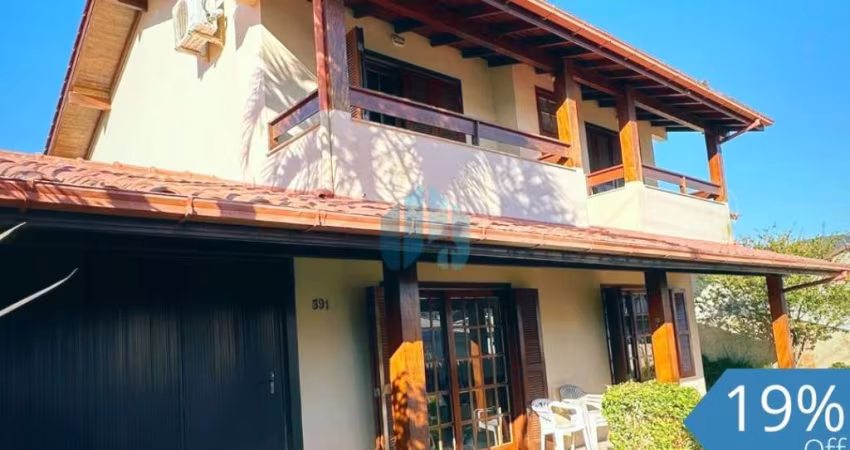 Bela Casa Localizada a 3 Quadras da Avenida Central, Centro | Garopaba - SC
