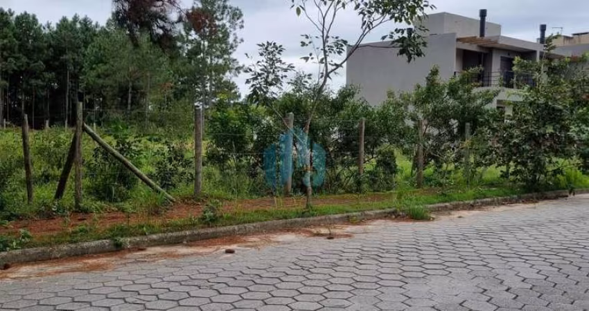 Terreno Residencial e Comercial, a 2 km da Praia da Barra, em Garopaba!